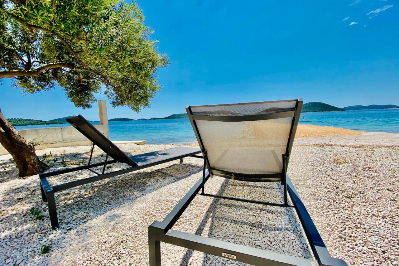 Buqez Eco Resort - Beach Villa 28 - Directly By Beach Drage Exterior photo